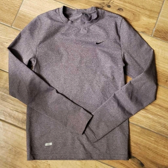 Boy's Nike compression shirt size XL - Picture 1 of 2